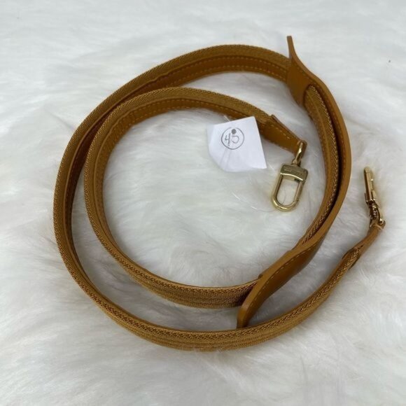 366 Pre Owned Authentic Louis Vuitton Brown Leather Bag Strap 42" - Picture 1 of 2